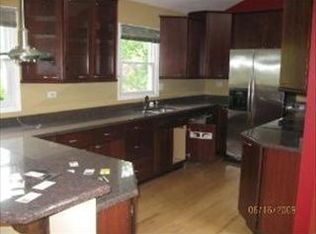 6870 Robey Ave, Downers Grove, IL 60516