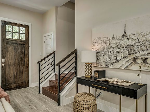4th image of 1418 W Gramercy Pl