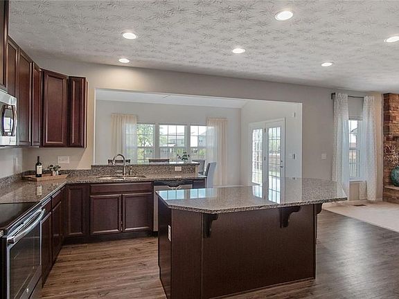 4th image of 9463 Aspen Brook Ct