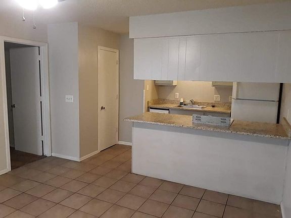 5th image of 203 S Baggett St #3