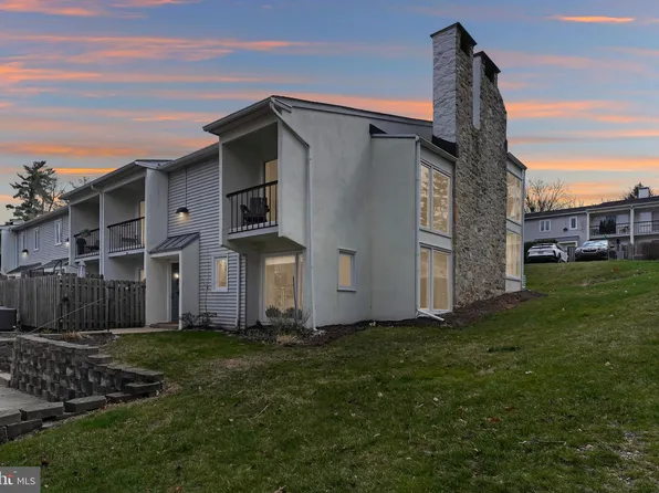 118 E Chelsea Cir, Newtown Square, PA 19073