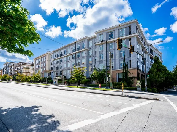 13728 108th Ave #103, Surrey, BC V3T 0G2