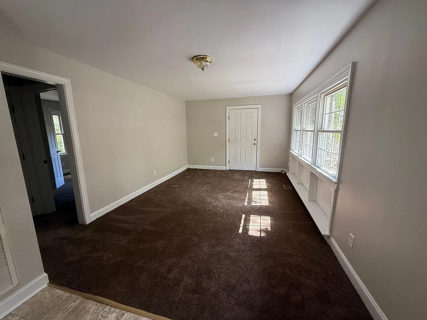 1504 Gold Street — Photo 4