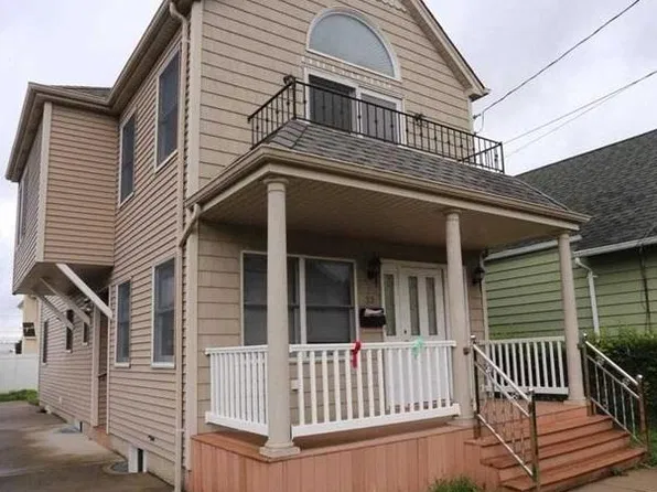 33 3rd Avenue, New Hyde Park, NY 11040