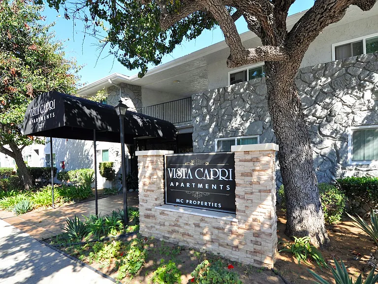 Vista Capri Apartments in Kearny Mesa — Photo 2