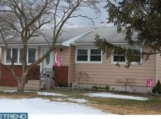 464 Larchmont Dr, Delanco, NJ 08075