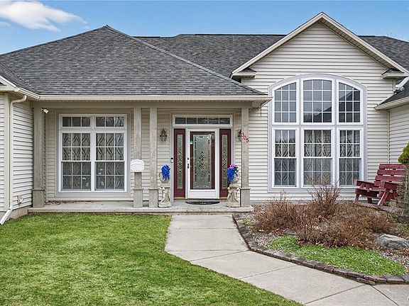 4th image of 305 Lafayette Rd