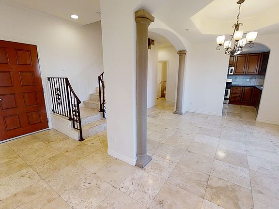 3rd image of 14764 Sylvan St Unit 6