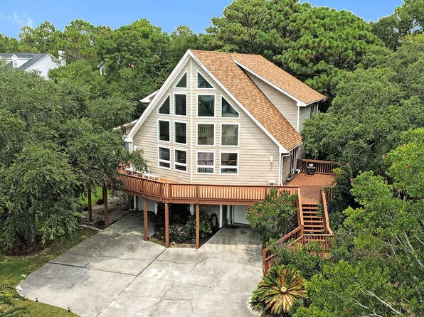 9001 Saint Stephens Place, Wilmington, NC 28412