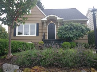 3829 45th Ave SW, Seattle, WA 98116