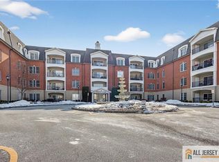 315 Regency Pl, Woodbridge, NJ 07095