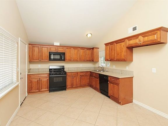 5th image of 3467 Briarvale St