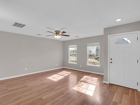 5th image of 309 Summer Bend Rd