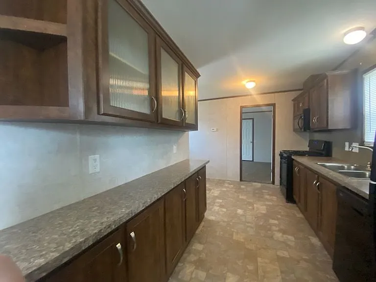 Groveland Manor — Photo 31