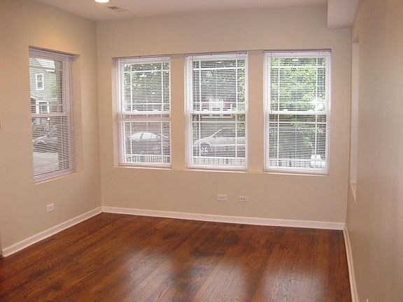 4th image of 2837 N Richmond St #1