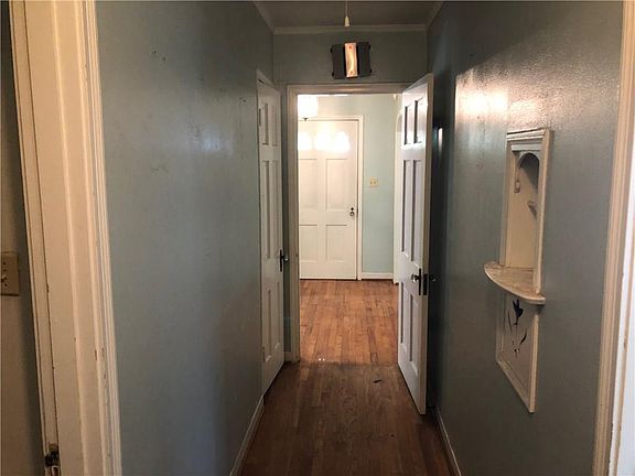 3rd image of 226 Elm Dr
