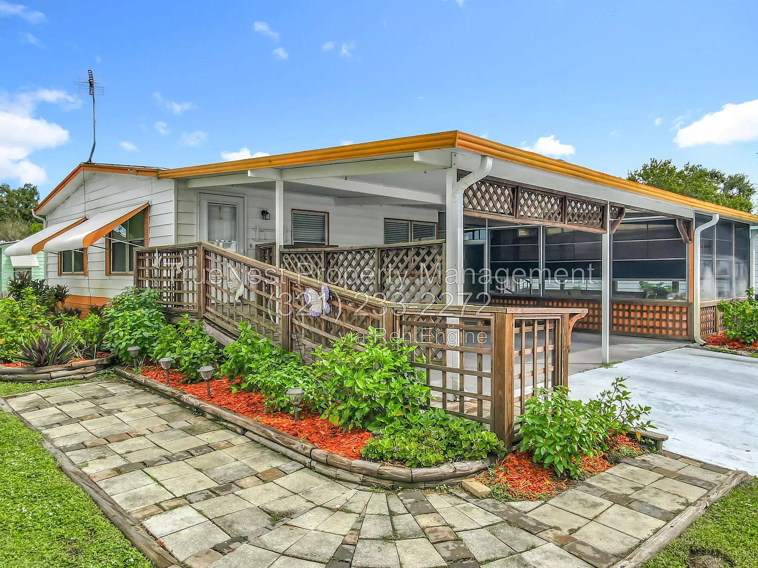 2 bed, 2.0 bath, 805 sqft, $1,549 — Photo 1
