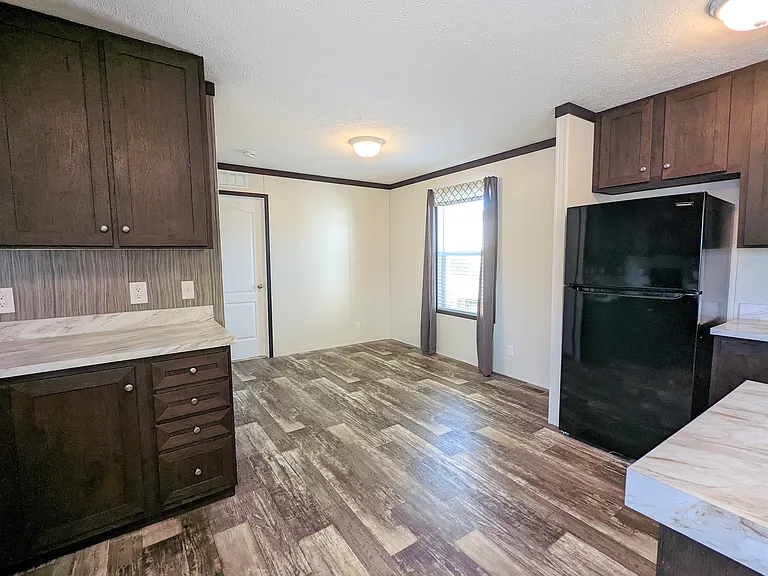 688 Oregon St #688 — Photo 5