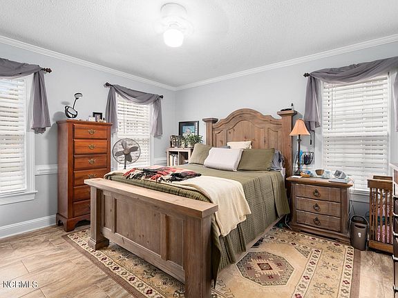 5th image of 229 Old Colony Way