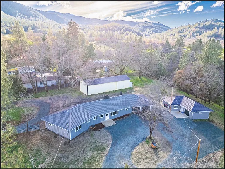 6208 Dark Hollow Rd — Photo 4