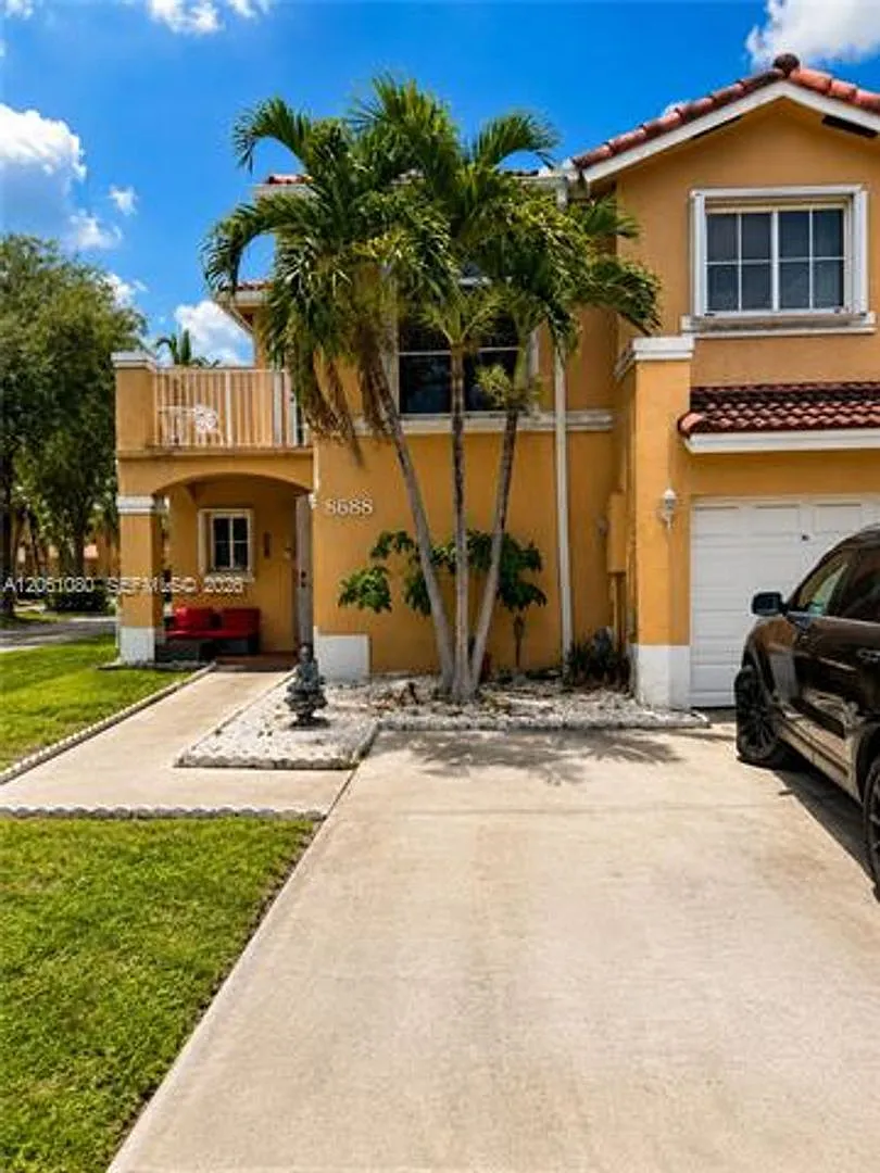 8688 SW 158th Pl # 8688, Miami, FL 33193 — Photo 2