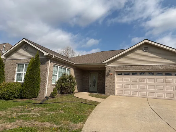 2647 Legends Dr, Paducah, KY 42001