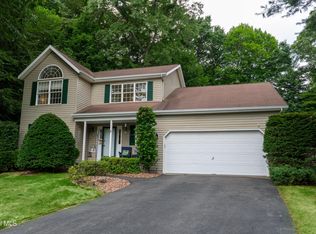 5 Hollow Creek Ct, Ballston Spa, NY 12020