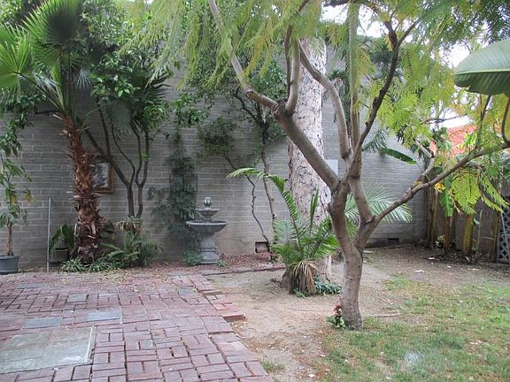 5th image of 10916 Blix St