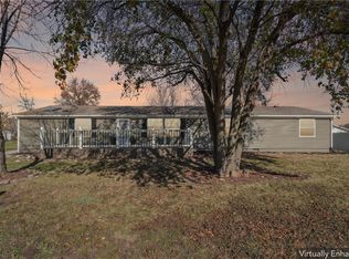 140 Matney Dr, Osawatomie, KS 66064