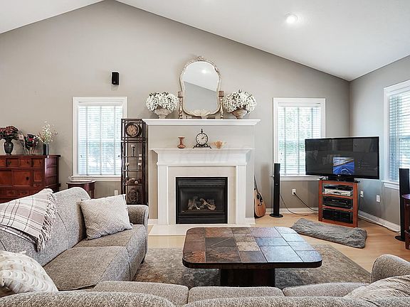 5th image of 6101 Bickford Ln
