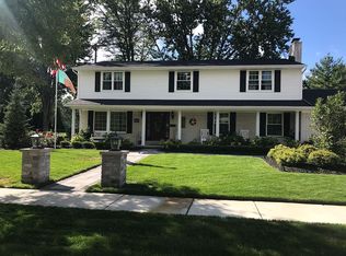 35471 Oakdale St, Livonia, MI 48154