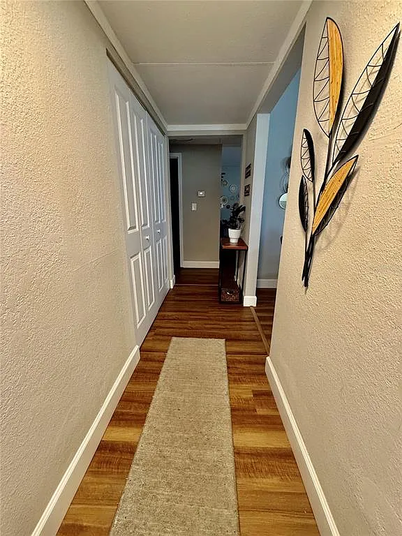3 bed, 1.0 bath, 1350 sqft, $1,650 — Photo 4
