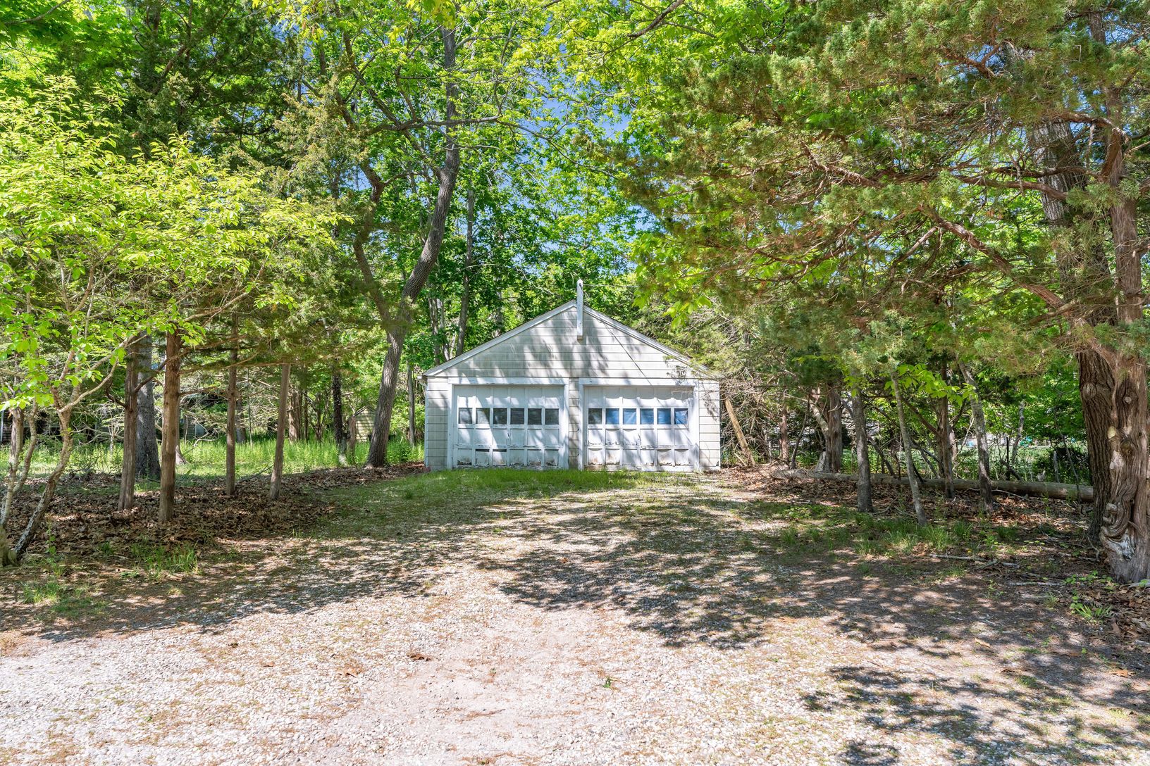  Functional 2-car garage.