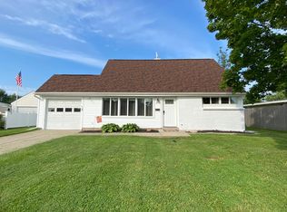 27 Crescent Rd, Grand Island, NY 14072