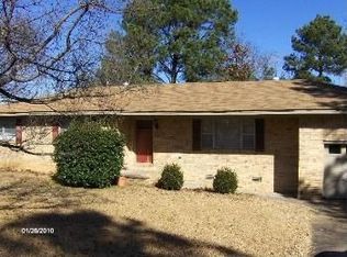 900 W 17th Ter, Russellville, AR 72801