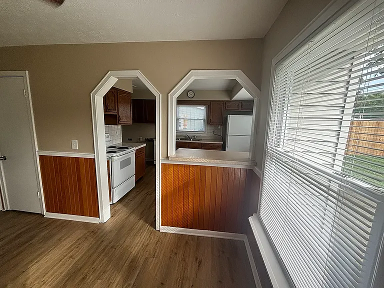 1807 Ashmoor Ln — Photo 13