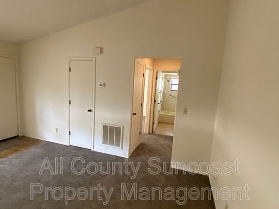 5th image of 519 Curlew Pl E