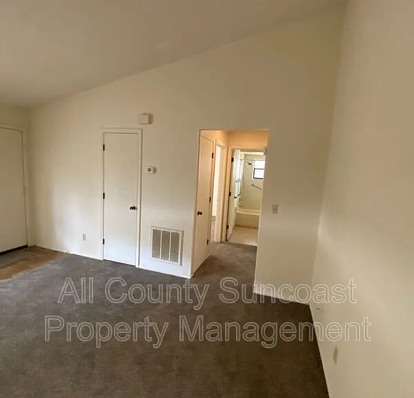 519 Curlew Pl E — Photo 3