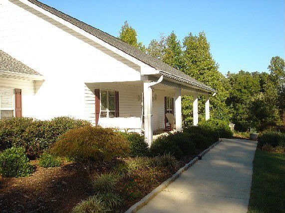 5th image of 152 Bel Air Dr