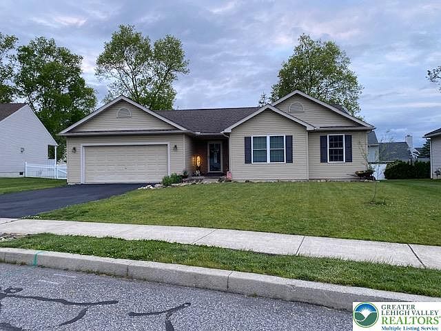 1st image of 377 Henry Dr