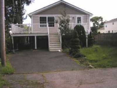 11 Marsh St, East Providence, RI, 02914