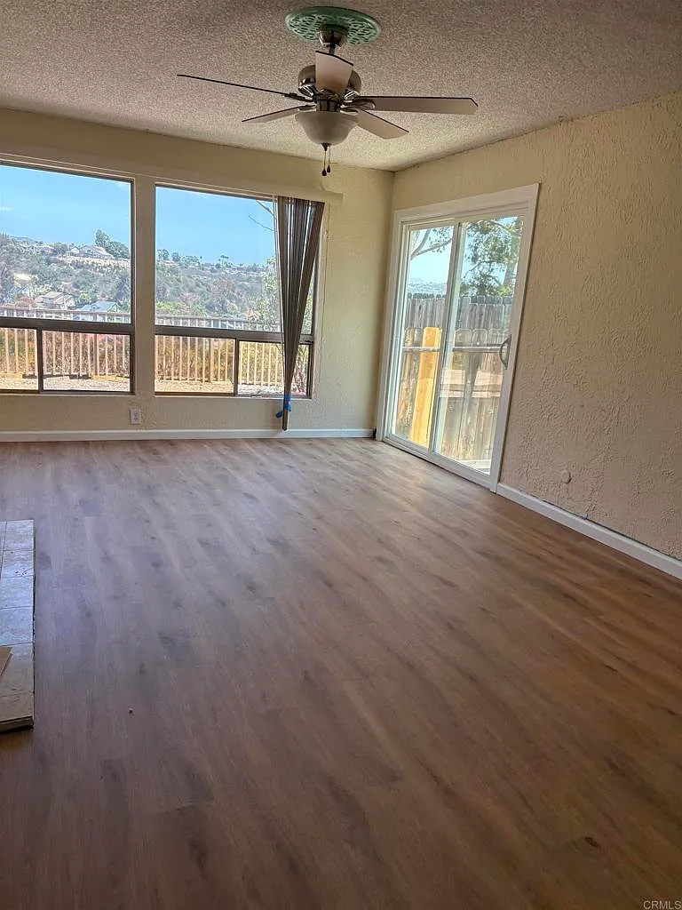 4 bed, 2367 sqft, $5,600 — Photo 2