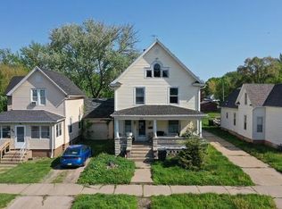 636 2nd Ave S, Clinton, IA 52732