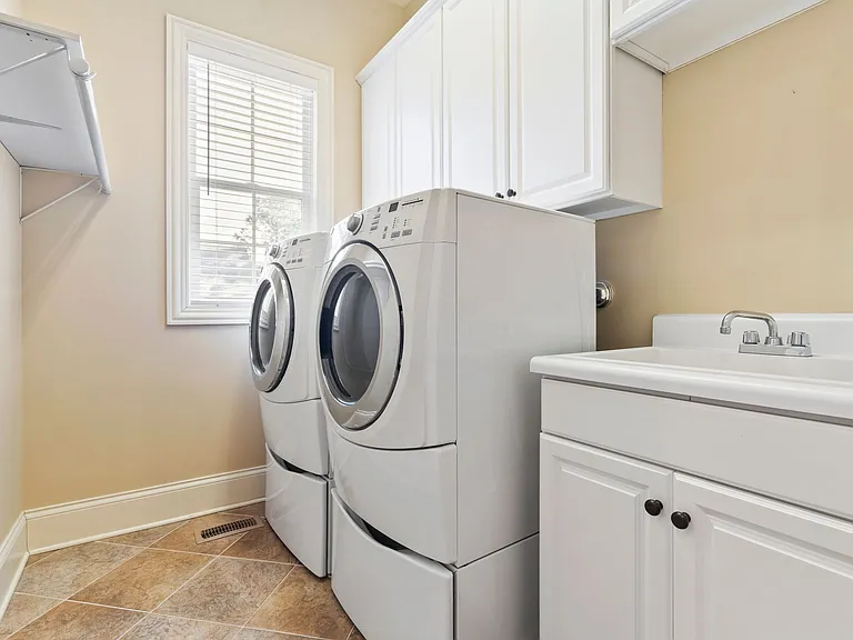 2686 Medina Ct — Photo 65