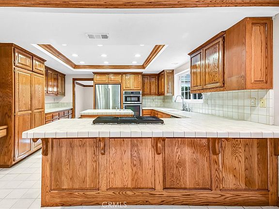 5th image of 34 Hidden Valley Rd