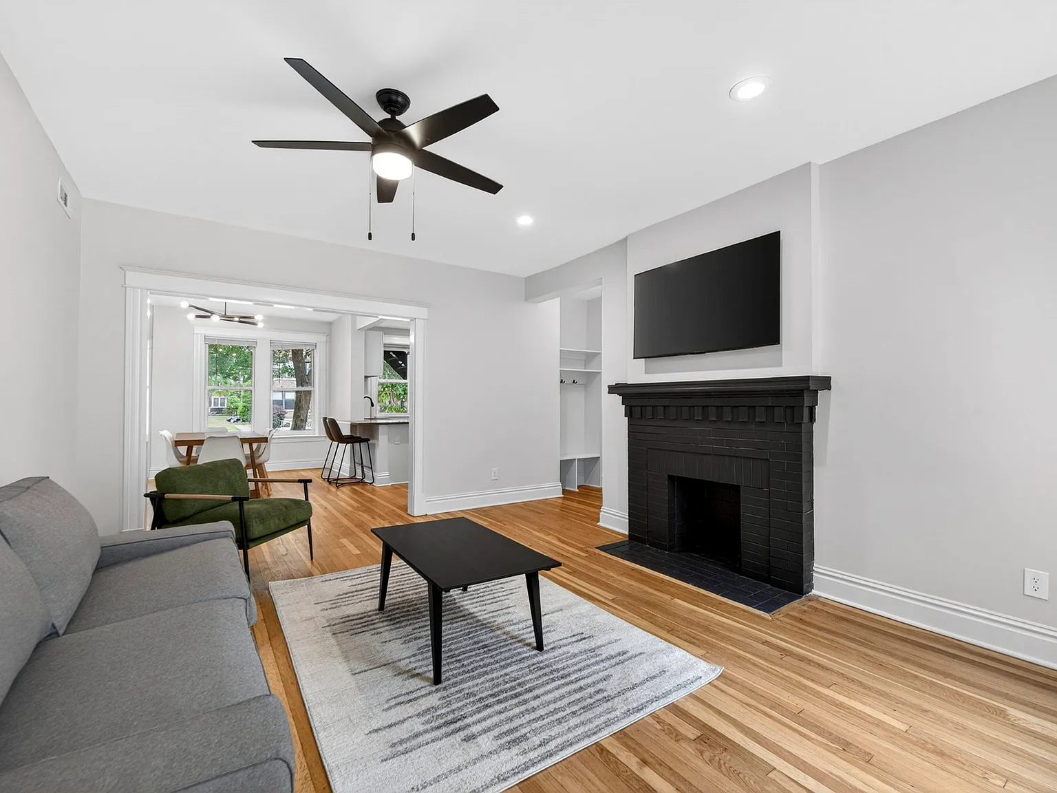 3 bed, 1550 sqft, $3,400 — Photo 1