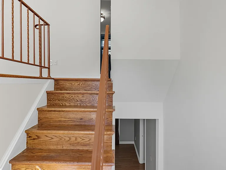 8136 Comet Dr — Photo 4