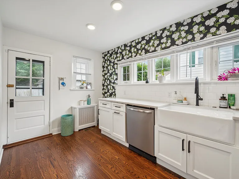504 Gainsboro Rd — Photo 13
