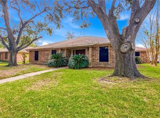 203 Wilshire Dr, Victoria, TX 77904