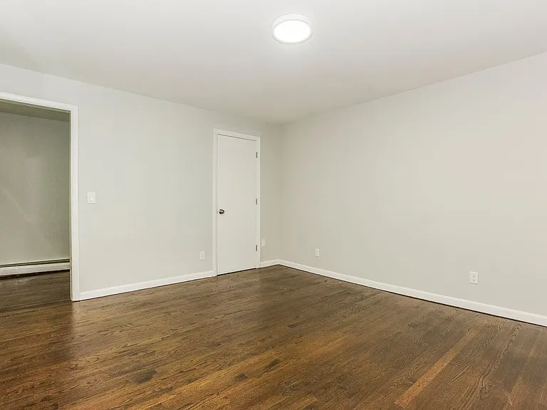 140 Nash Street — Photo 5